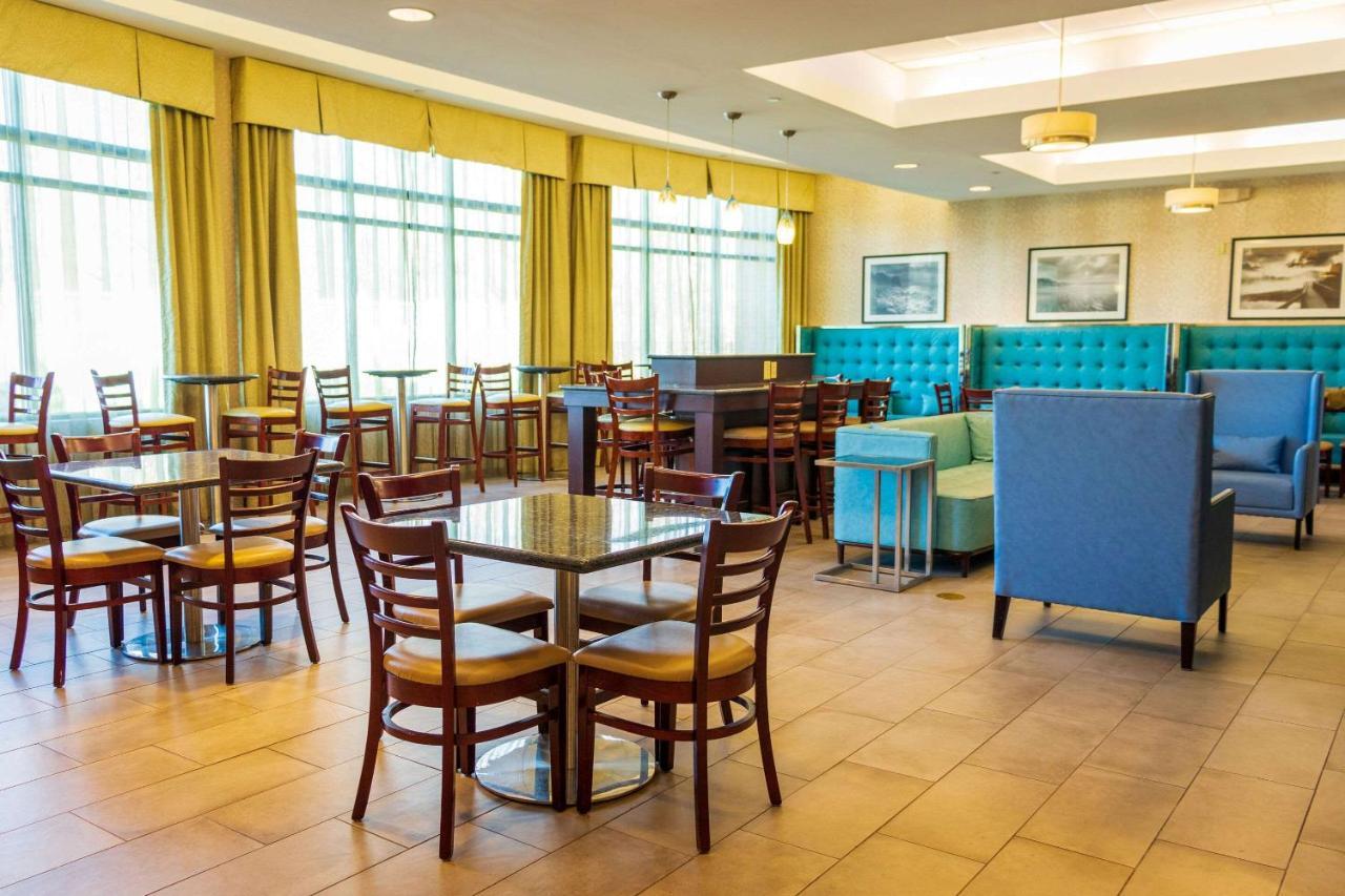 Comfort Inn & Suites Plainville-Foxboro Exterior photo